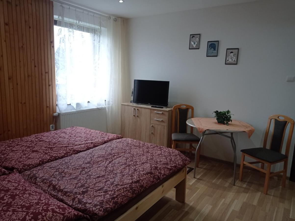Hotel Penzion Sarka à Štrba Extérieur photo